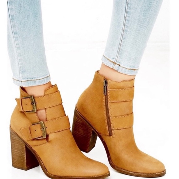 {Steve Madden}Trevur Double Buckle Ankle Boots - Picture 2 of 16